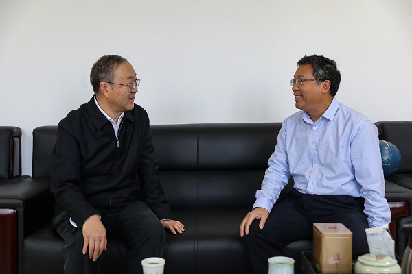 20201020_陈书记看望院士_孟禹豪摄 (6).jpg